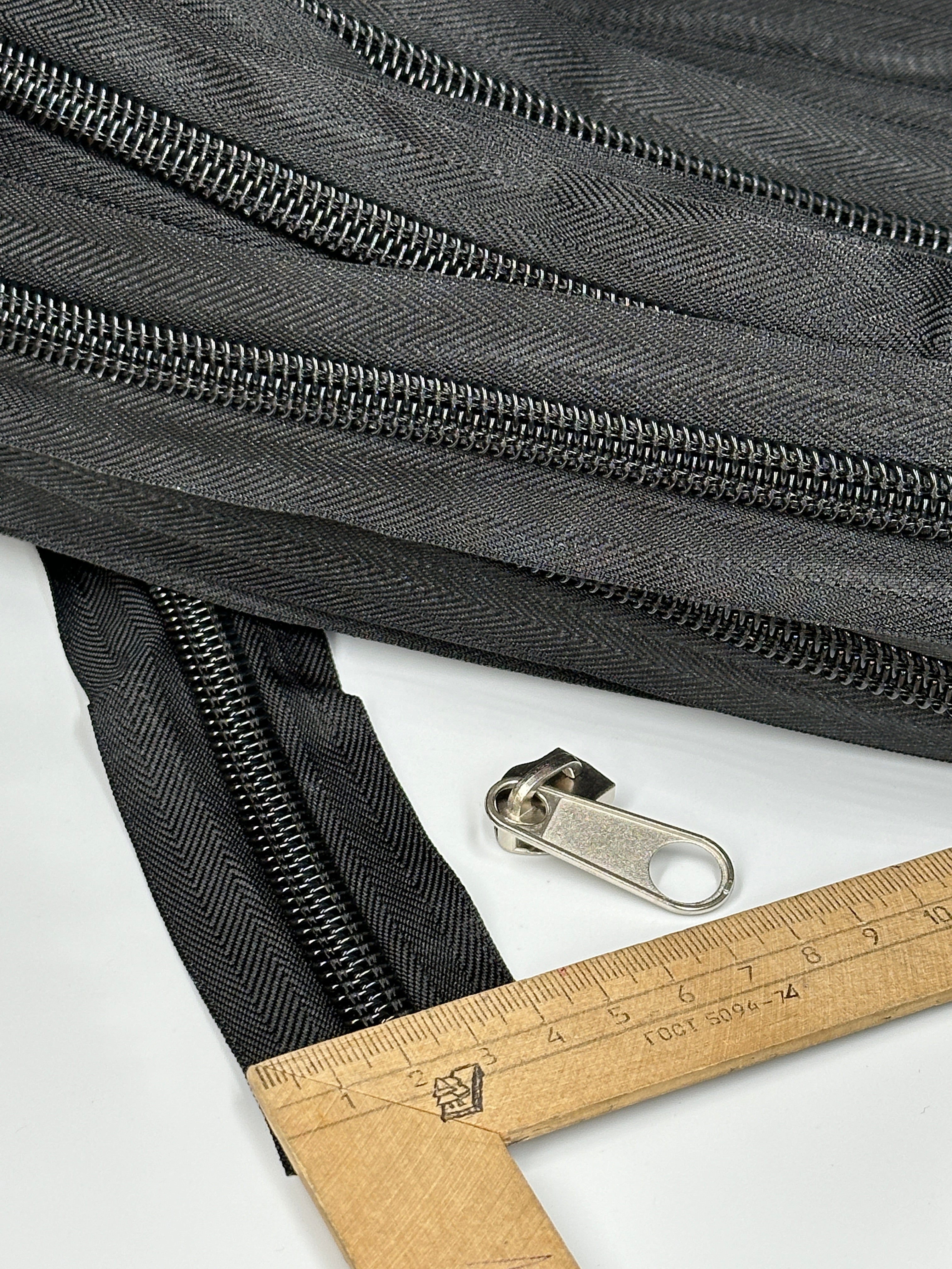 Spiral zipper 10mm in meters (measured) black color