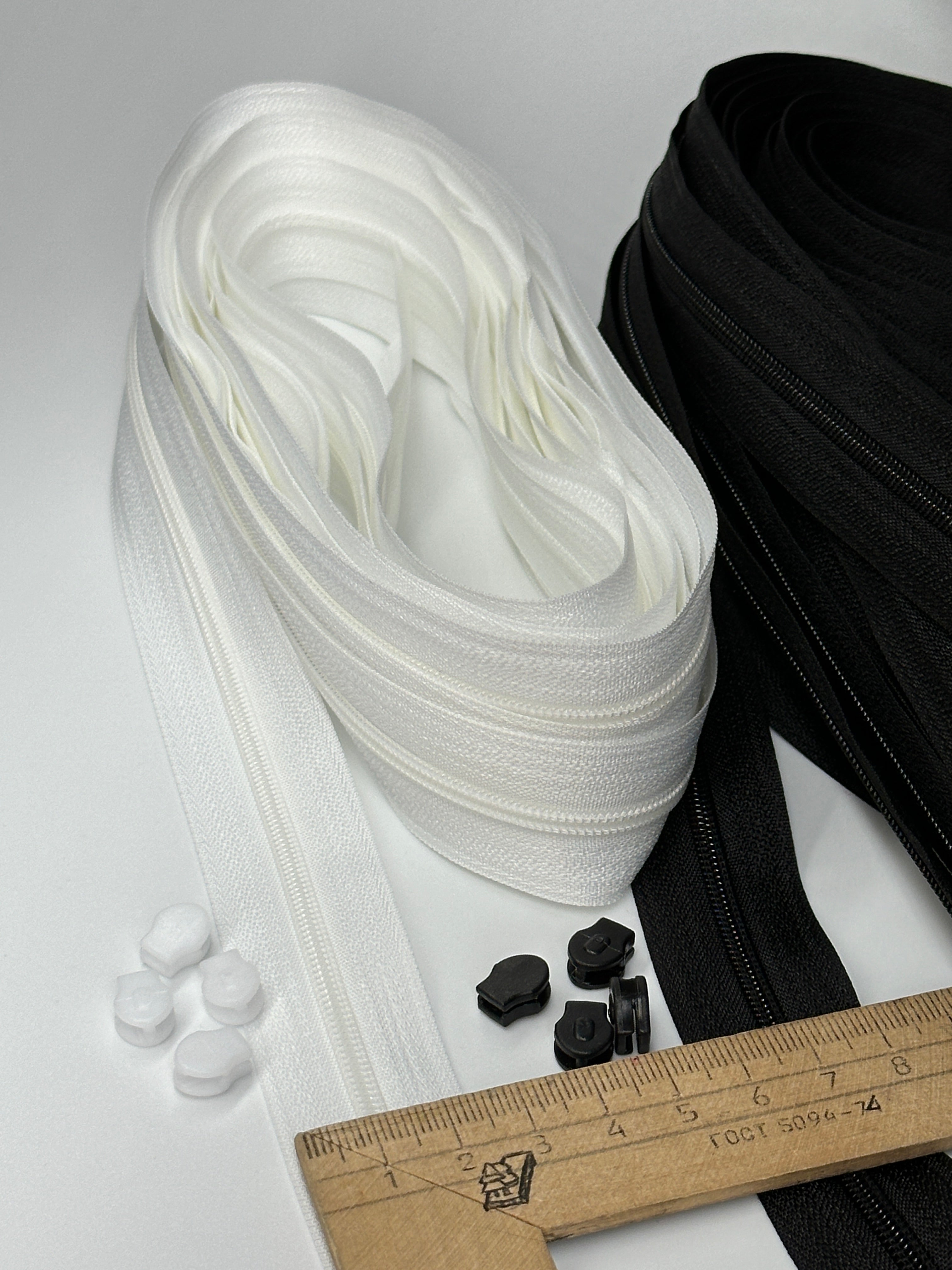 Spiral zipper for bed linen 3mm in meters (measured) black/white color