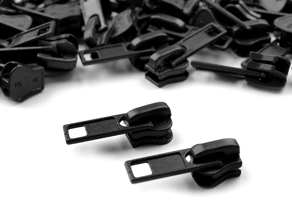 Plastic zipper 5mm by the meter black